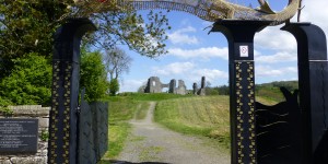 Newydd Emlyn Castle